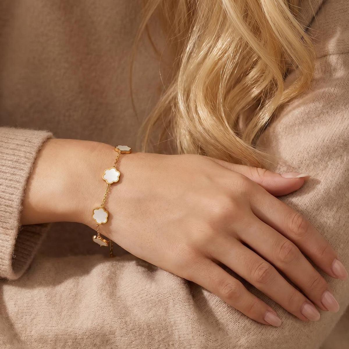Mother of Pearl Clover Bracelet, Lucky Four Leaf Clover Jewellery, Meaningful Gift for Her, Birthday Gift for Daughter Friend