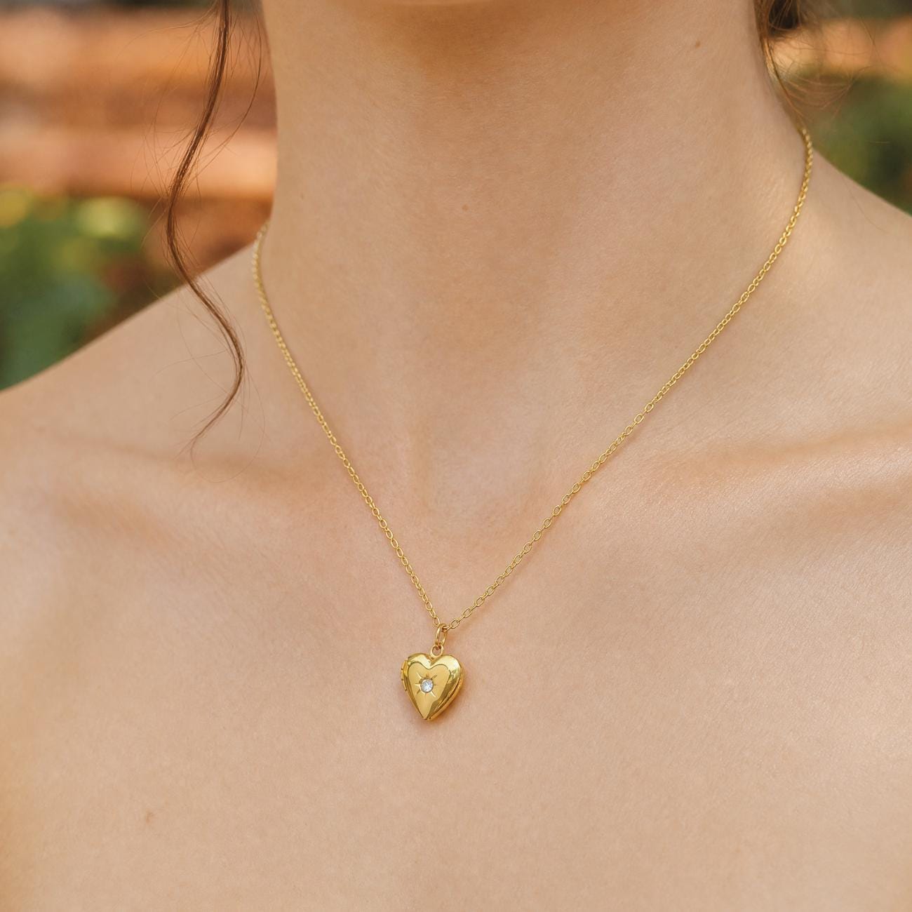 Gold Heart Locket Necklace, Photo Keepsake Gift for Her, Sentimental Necklace, Birthday Gift for Daughter Mum Wife