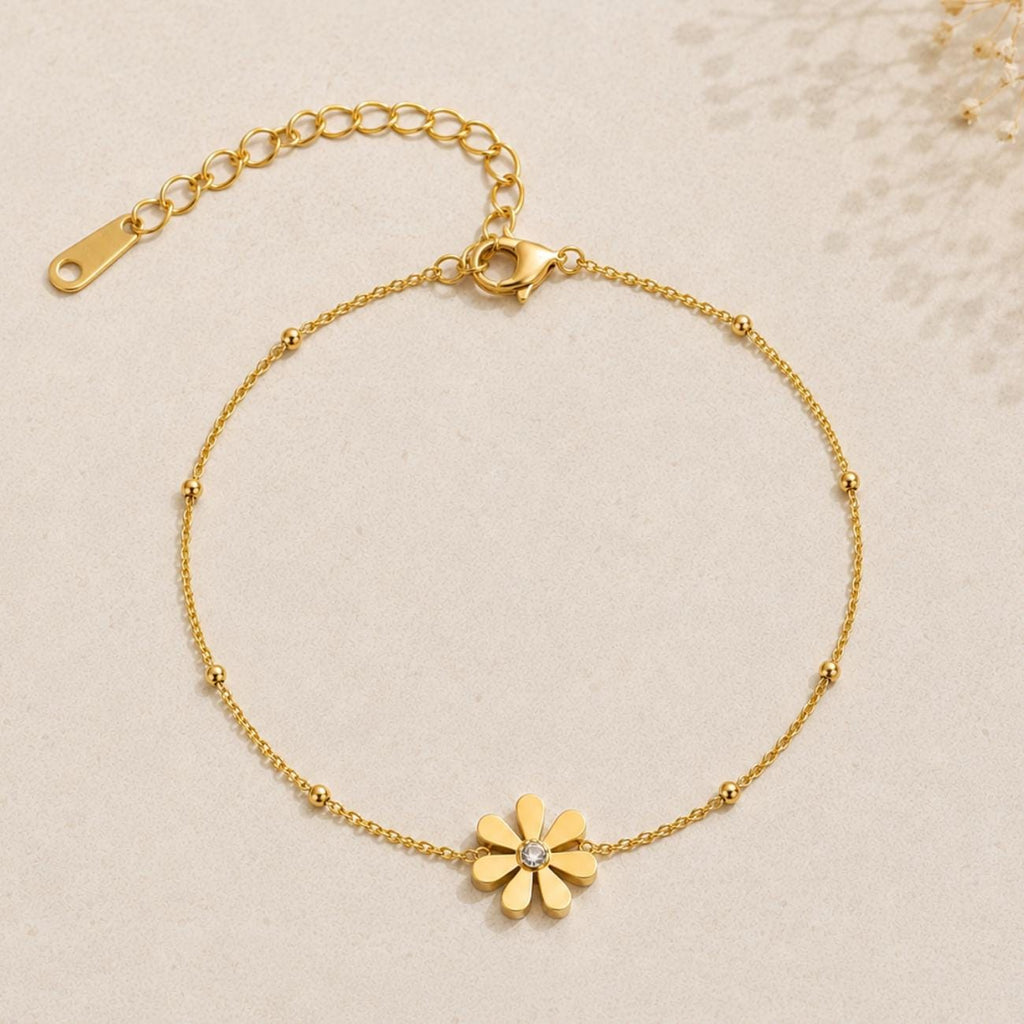 Gold Daisy Bracelet, Dainty Flower Bracelet, Birthday Gift for Her, Daughter Gift, Friendship Gift
